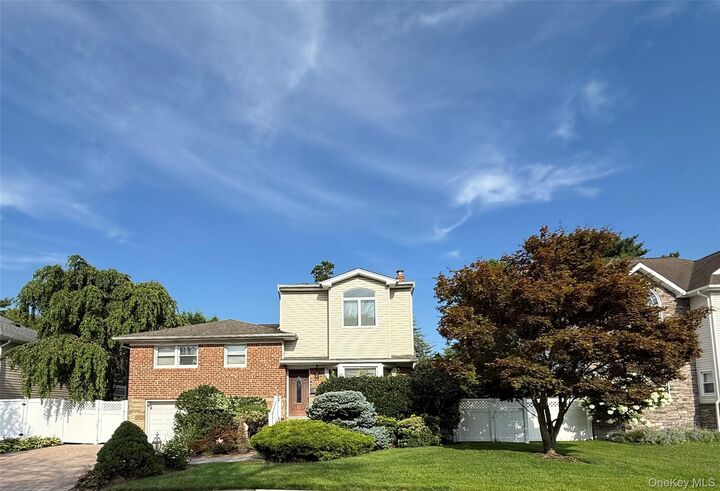 Property Photo:  26 Kathleen Drive E  NY 11791 