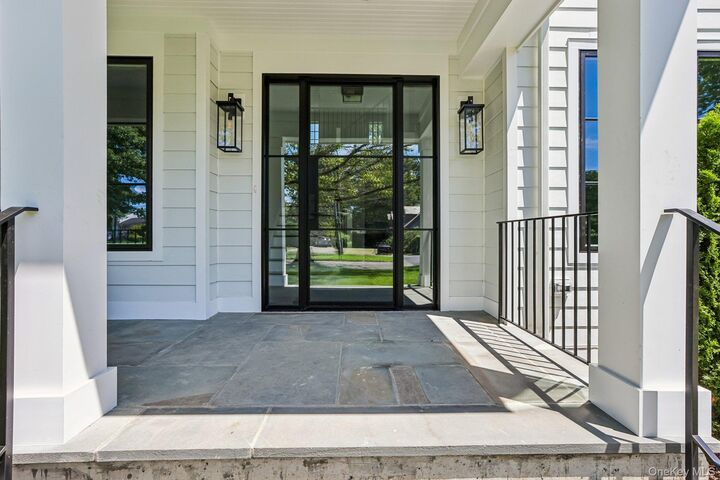 Property Photo:  41 Potters Lane  NY 10805 