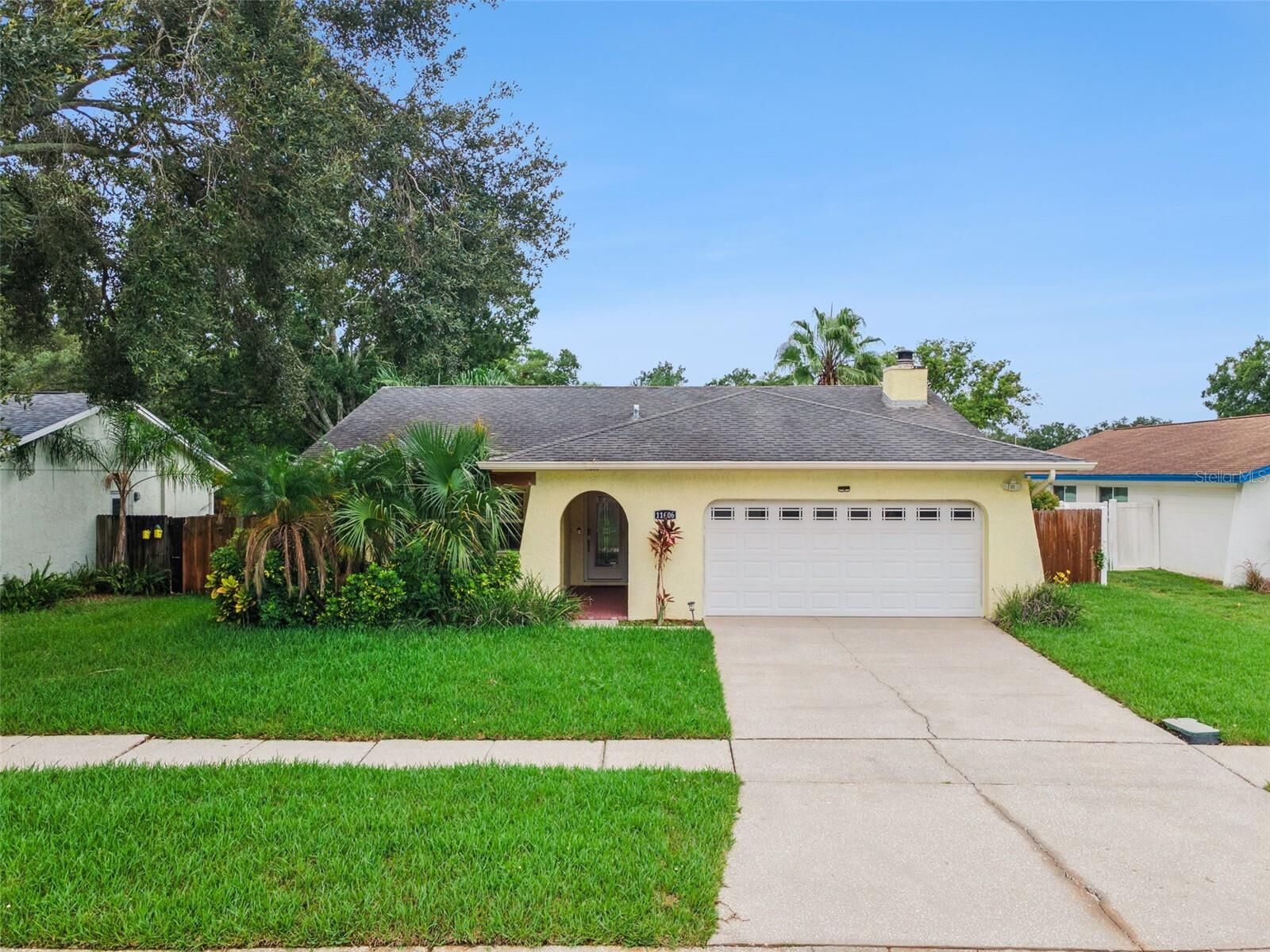 Property Photo: 11606 Painted Hills Lane FL 33624