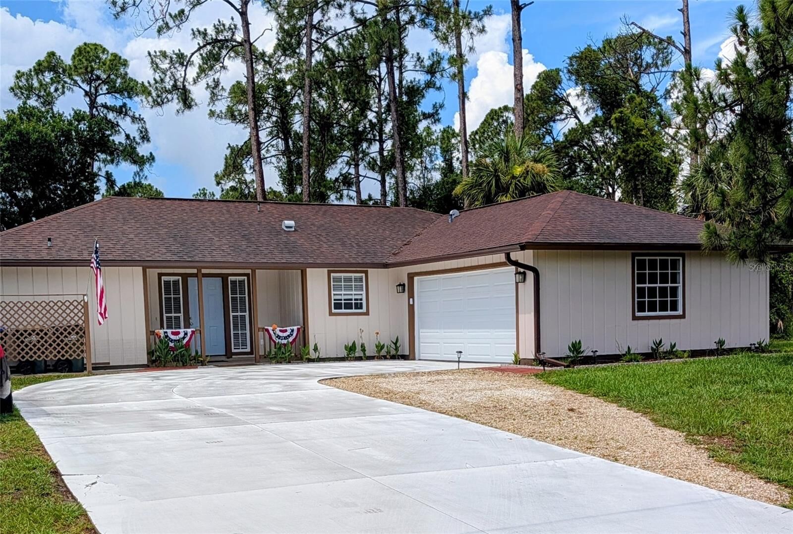 Property Photo: 3331 Traverse Avenue FL 34286