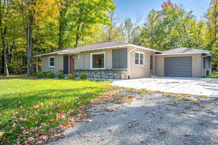 Property Photo:  3807 W M-61 Highway  MI 48624 