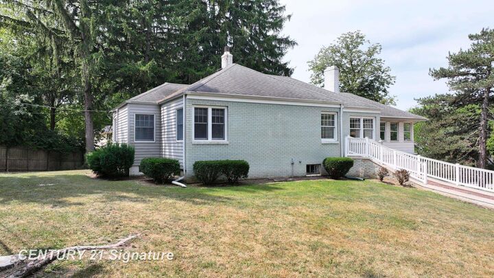 Property Photo: 1702 Overhill Drive MI 48503-4655