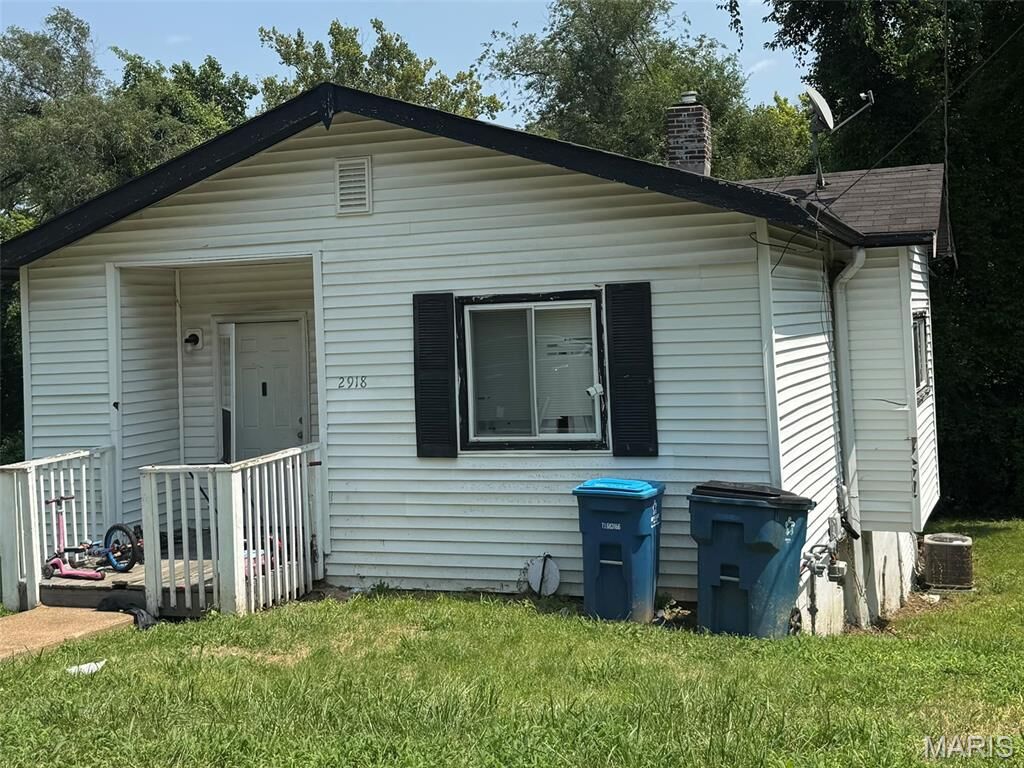 Property Photo: 2918 Hammond Avenue MO 63121