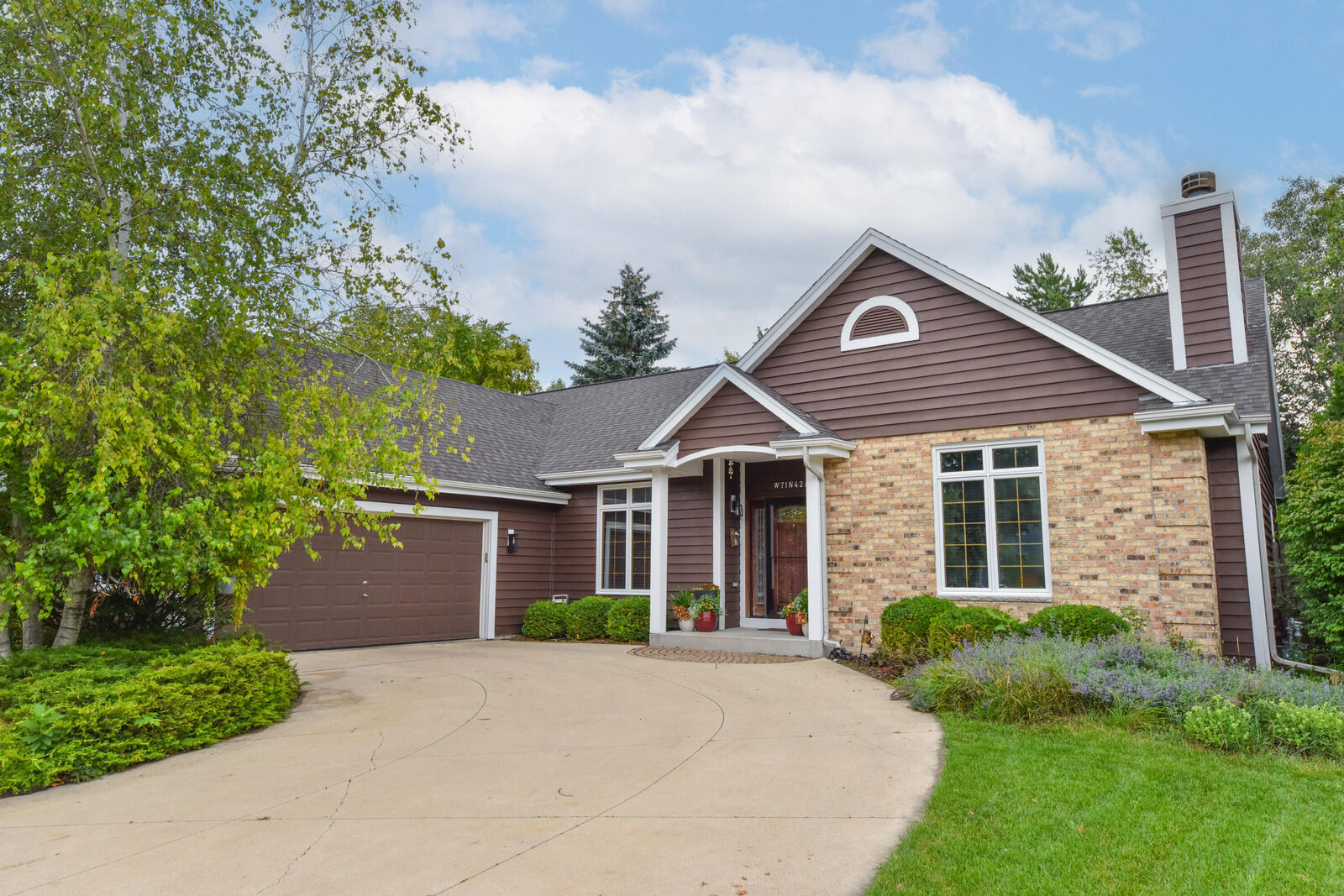 Property Photo: W71n428 Mulberry Ave WI 53012
