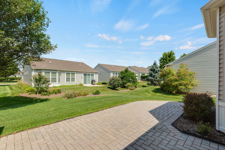 Property Photo:  3364 Comstock Court  IL 60060 