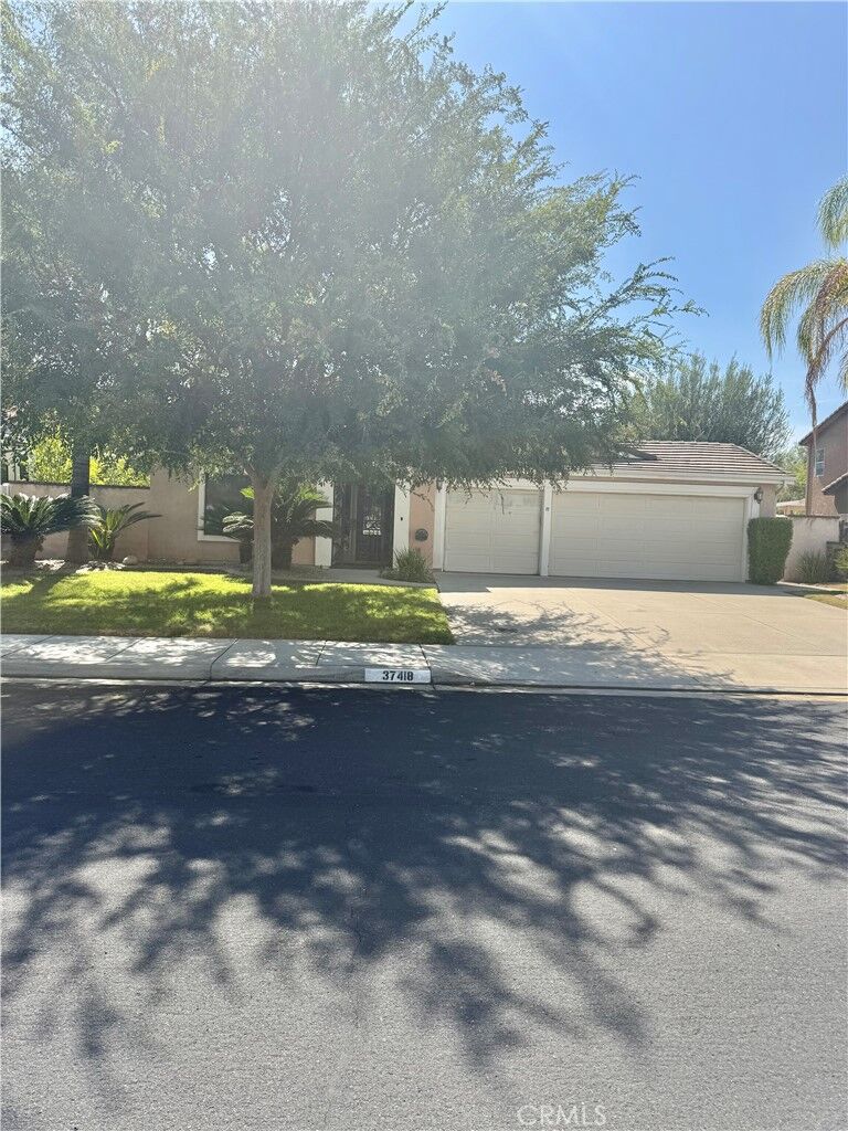 Property Photo: 37418 Old Oak Terrace CA 92562