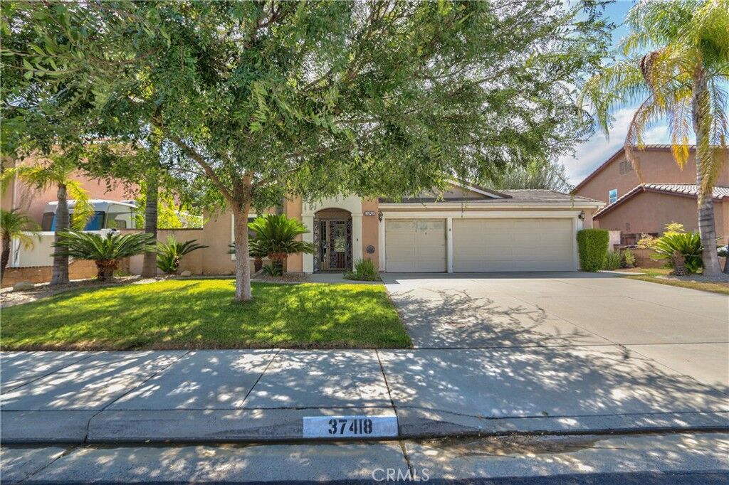 Property Photo:  37418 Old Oak Terrace  CA 92562 