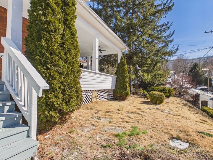 Property Photo:  2101 Jefferson  WV 24701 