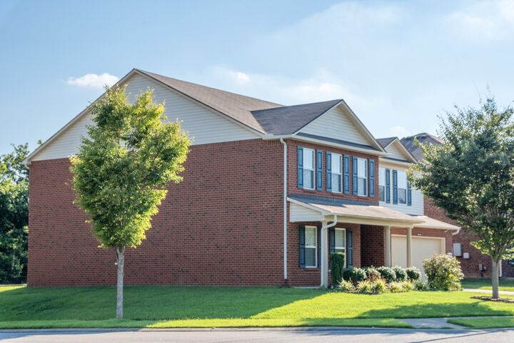 Property Photo: 1001 Benwick Rd TN 37075