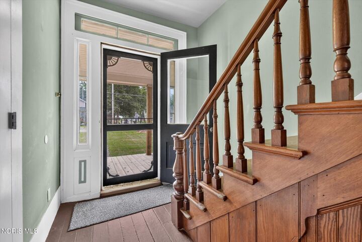 Property Photo: 318 W Curtis Street OH 43557