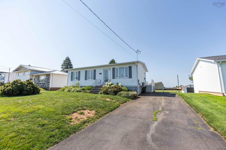 Property Photo:  75 Willow Street  NS B4H 3W6 