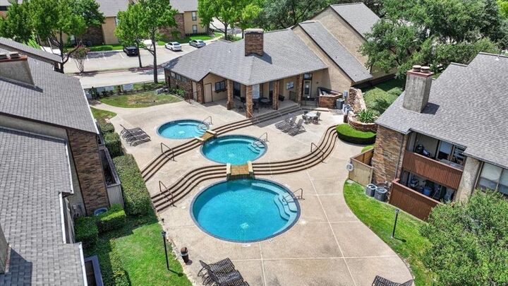 Property Photo: 1908 Cloisters Drive 511 TX 76011