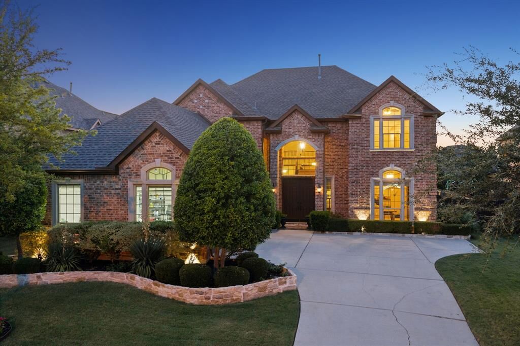 Property Photo:  740 Salada Drive  TX 75078 