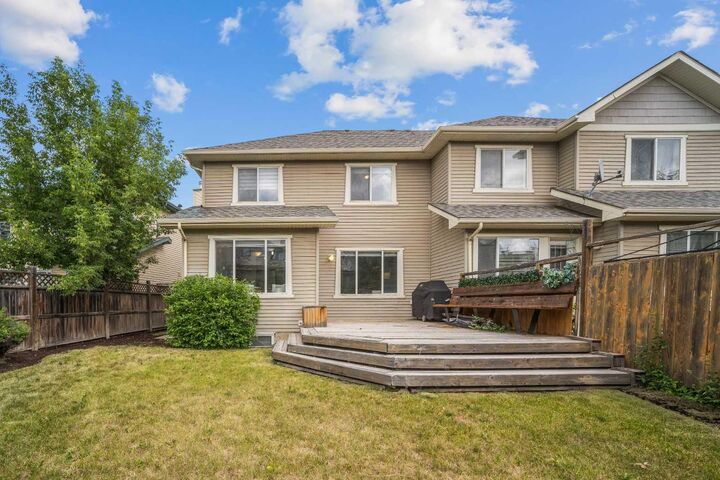 Property Photo: 43 Cougar Ridge Bay SW AB T3H 5C4