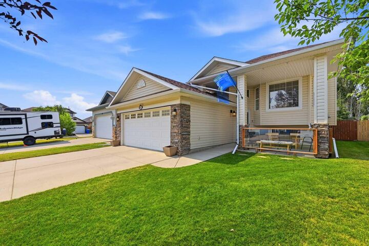 Property Photo: 285 West Creek Springs Springs AB T1Y 1N7