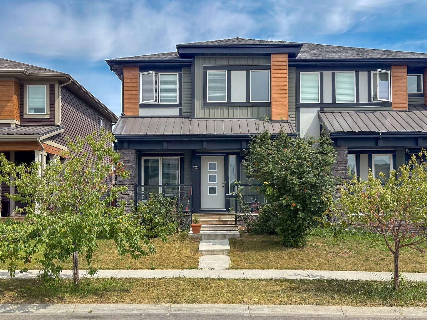 Property Photo: 122 Midtown Boulevard SW AB T4B 4C9