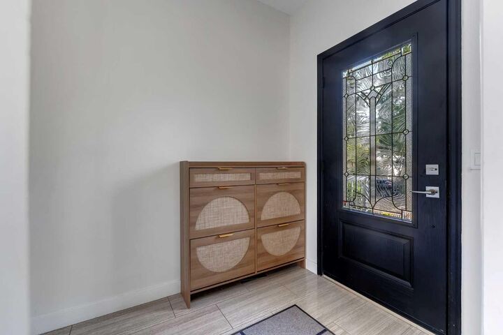 Property Photo:  3409 2 Street NW  AB T2K 0Y1 