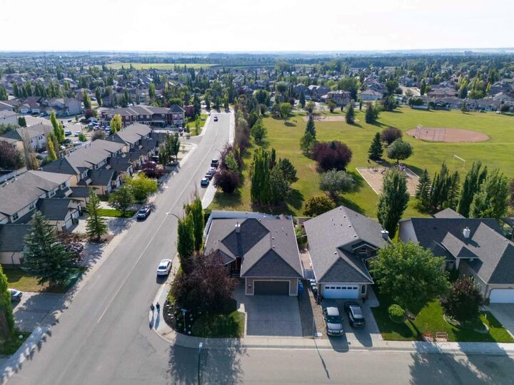 Property Photo: 125 Ainsworth Crescent AB T4R 3B1