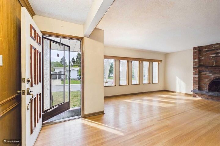 Property Photo: 5 Chisholm Crescent NW AB T2L 0Y9