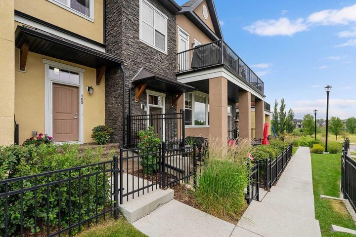 Property Photo: 185 Cranbrook Villas SE AB T3M 1Z3
