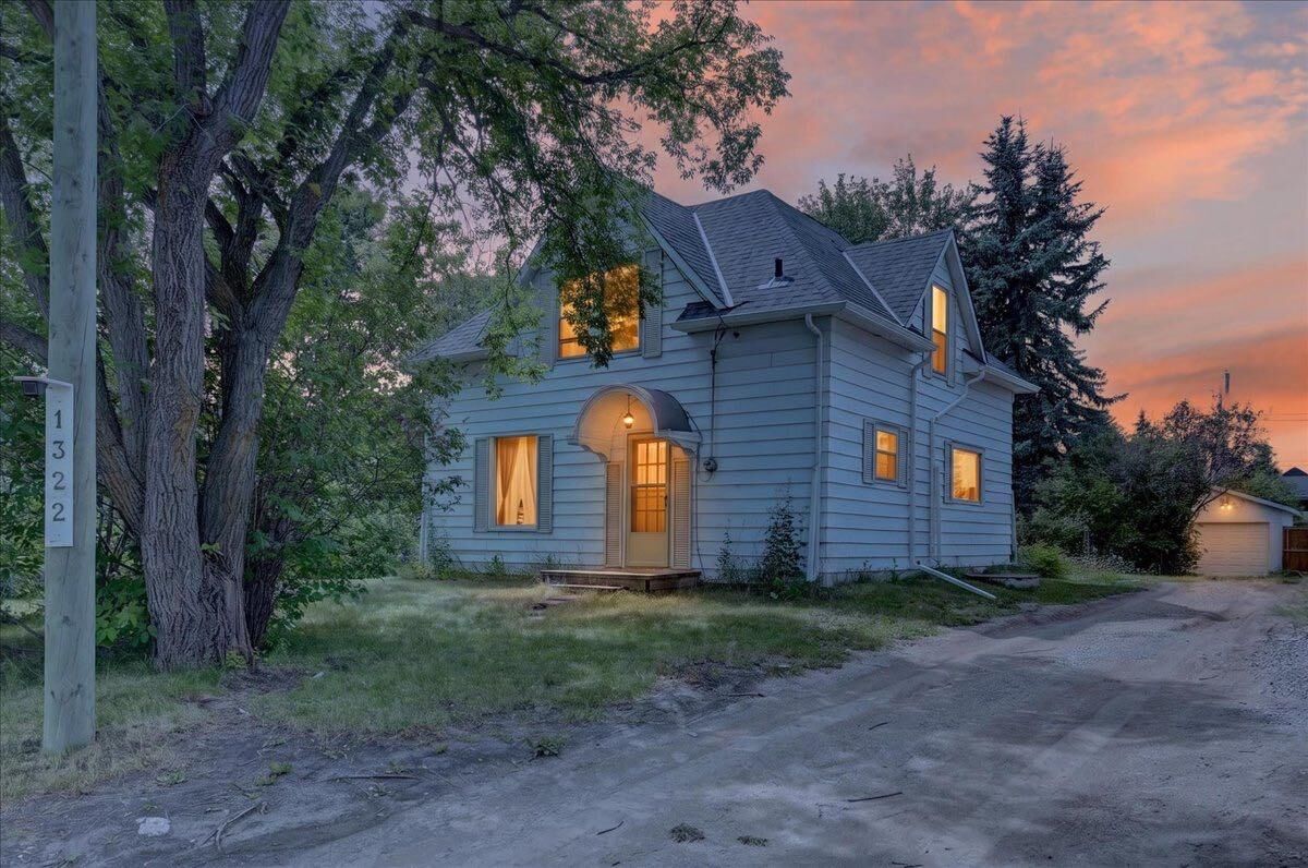 Property Photo: 1322 23 Street AB T0M 0W0