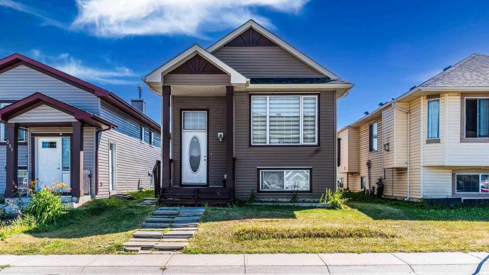 Property Photo: 247 Taracove Estate Drive NE AB T3J 4R5