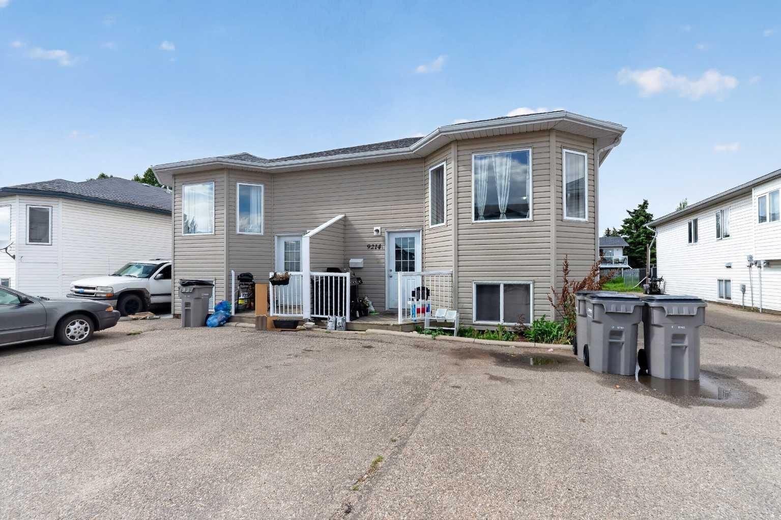 Property Photo: 9216 94A Avenue AB T8V 6W5