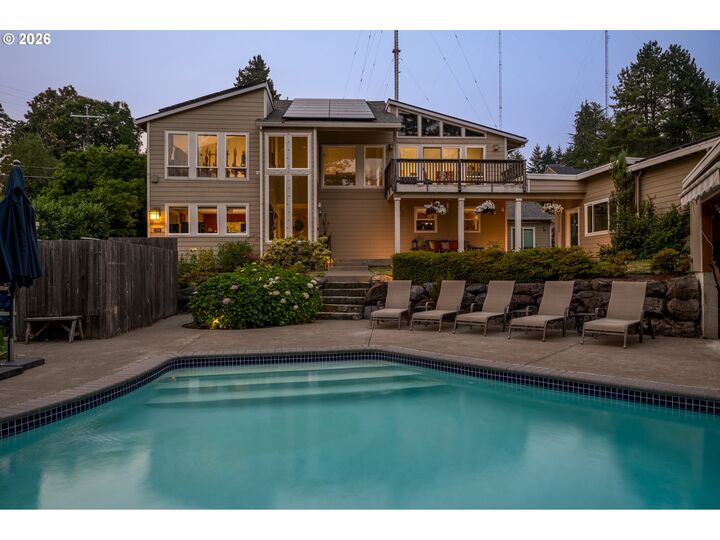 Property Photo:  1334 SW 57th Ave  OR 97221 