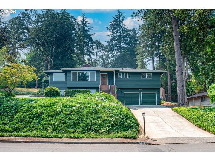 Property Photo:  2540 W 22nd Ave  OR 97405 