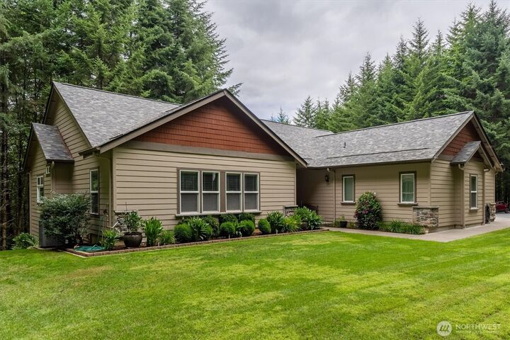 Property Photo:  347  Ferncrest Road  WA 98632 