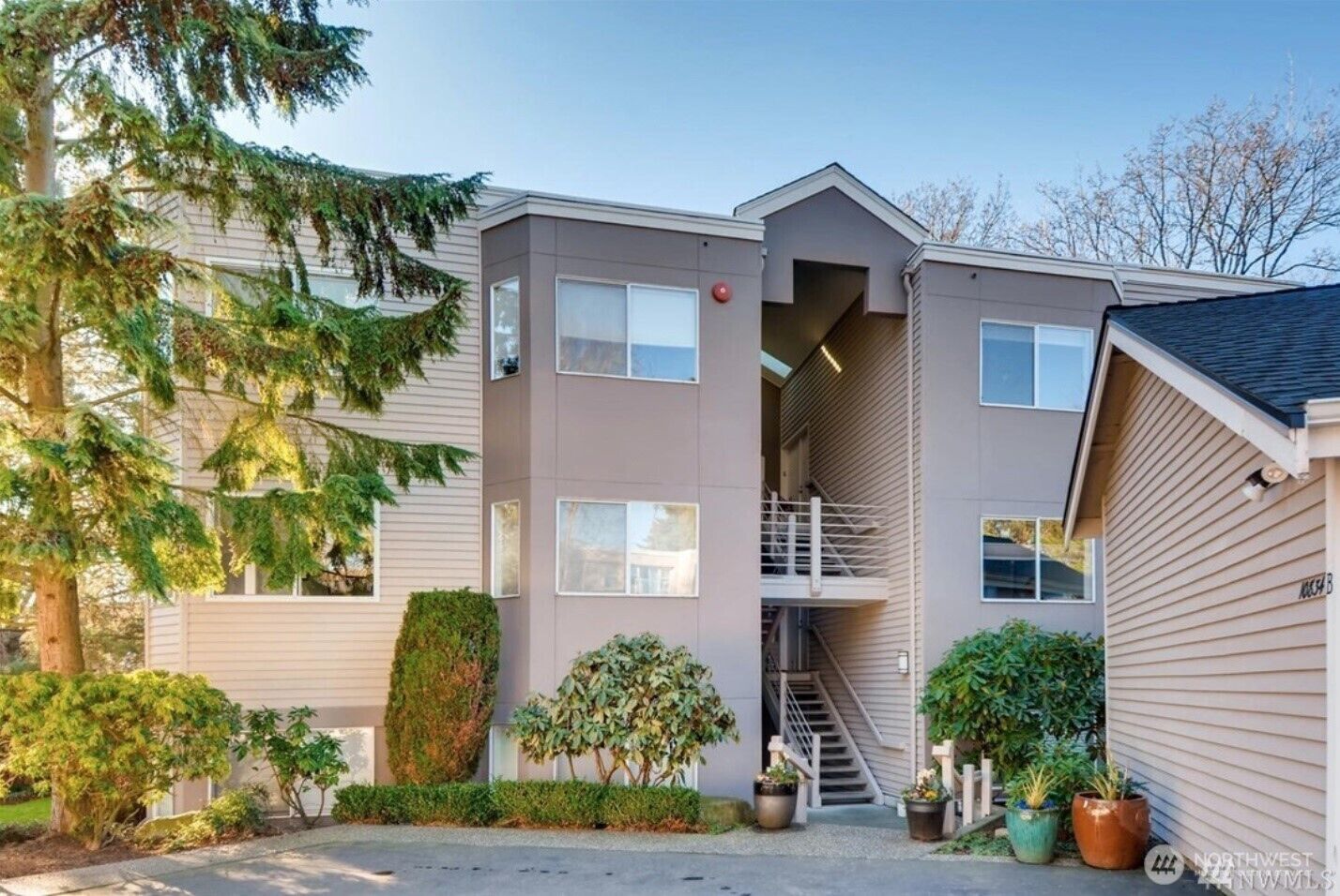 Property Photo:  10834 NE 68th St B6  WA 98033 