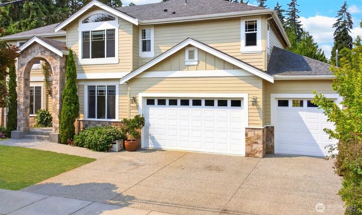 Property Photo:  15516  56th Avenue W  WA 98026 