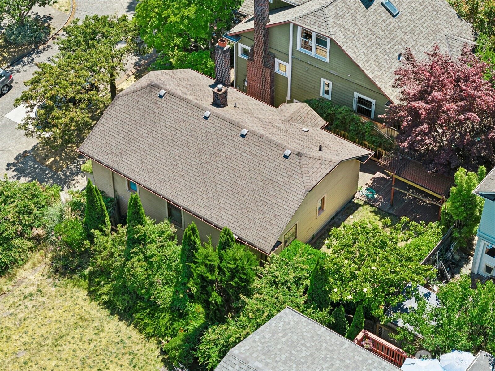 Property Photo: 6505 Dayton Avenue N WA 98103