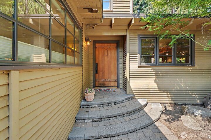Property Photo:  12838 NE 73rd Street  WA 98033 