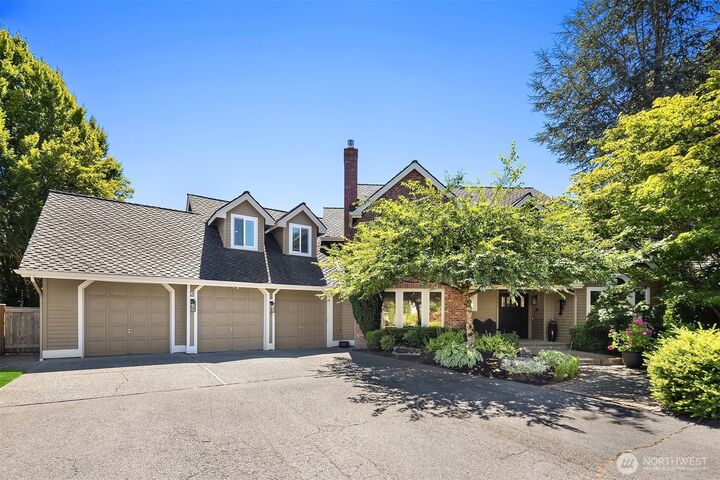 Property Photo: 23013 SE 41st Place WA 98075