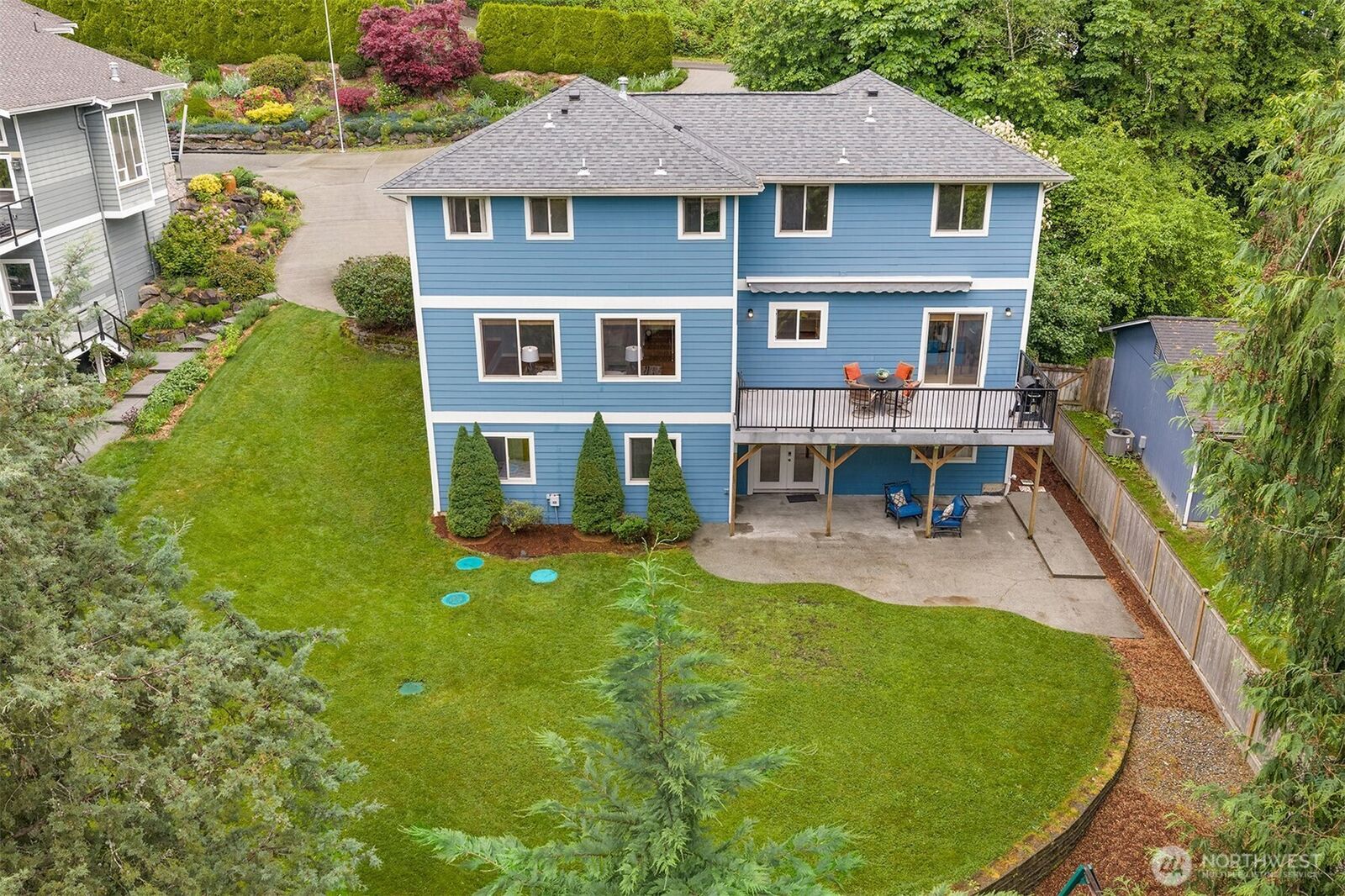 Property Photo: 211 210th Avenue NE WA 98074