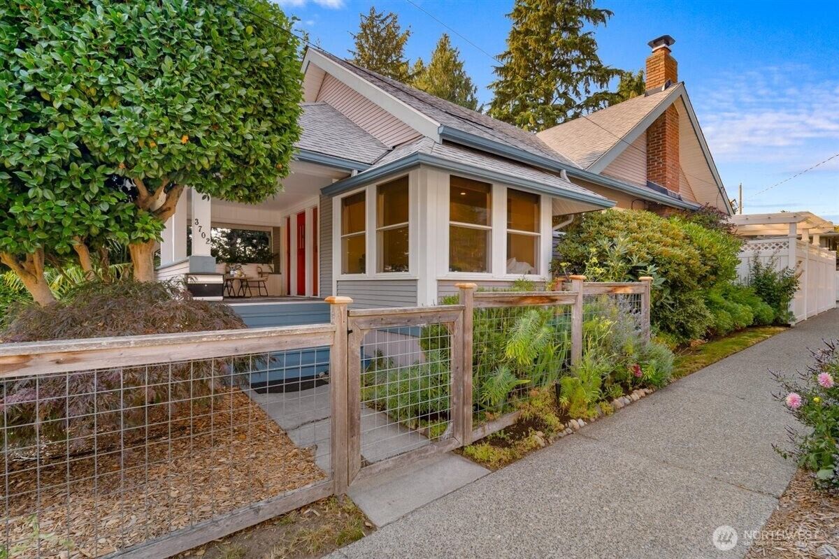Property Photo: 3702 SW Austin Street WA 98126