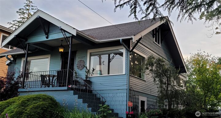 Property Photo:  11237  84th Avenue S  WA 98178 