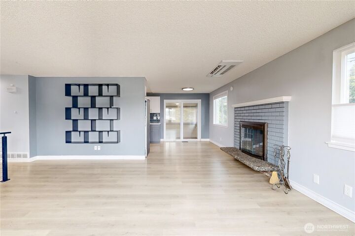 Property Photo: 200 Bandra Drive WA 99362