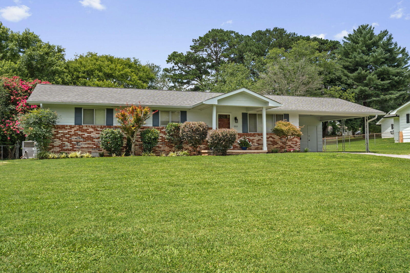 Property Photo: 3909 Sycamore Drive NW TN 37312