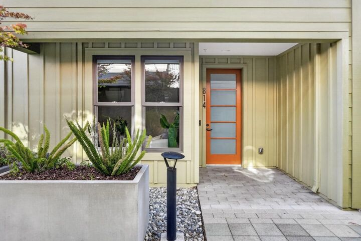 Property Photo: 814 Altaire Walk CA 94303