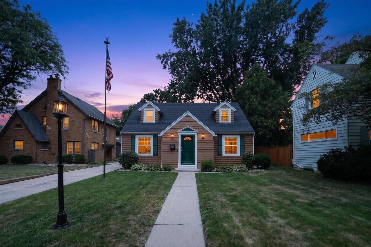 Property Photo:  1026 Glen Street  WI 53545 