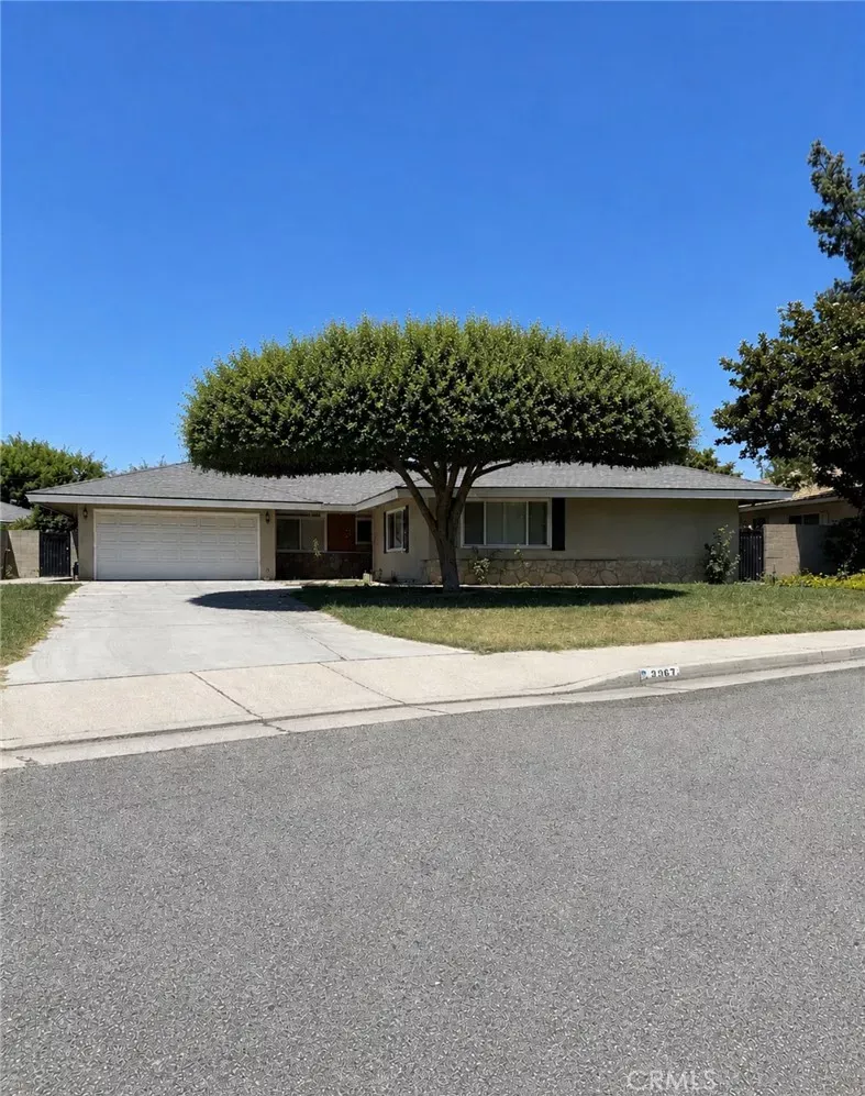 Property Photo: 3267 Mulberry CA 93301