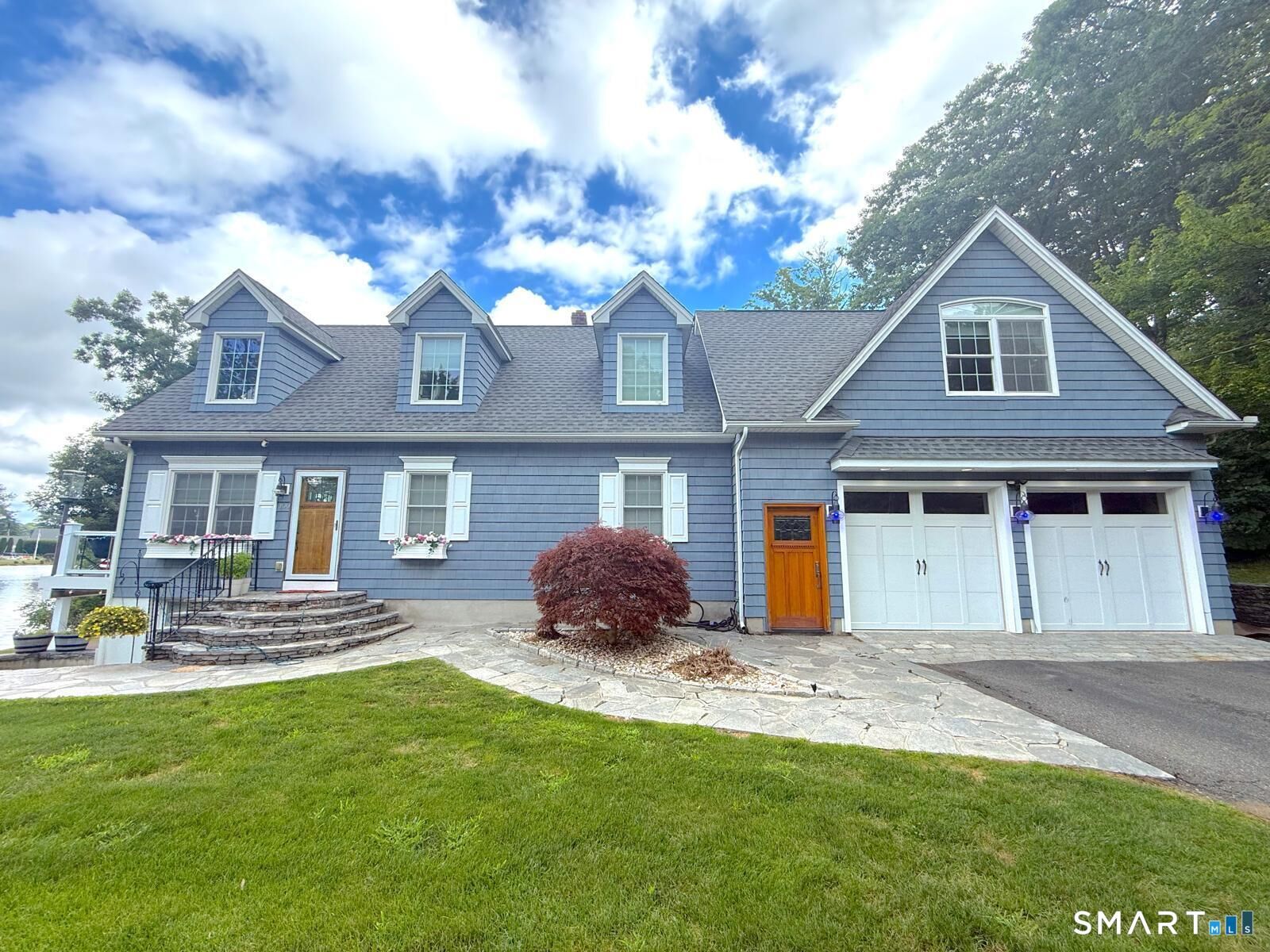 Property Photo:  100 North Street  CT 06716 