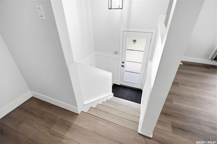 Property Photo:  10 Osborne Crescent  SK S4R 5J1 
