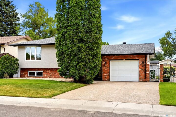 Property Photo: 39 Hayes Crescent SK S4X 1B1