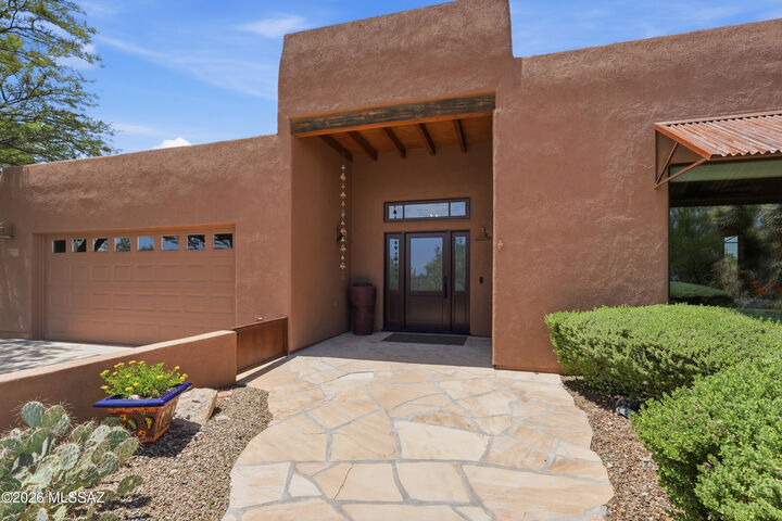 Property Photo:  929 N Leutea Drive  AZ 85745 