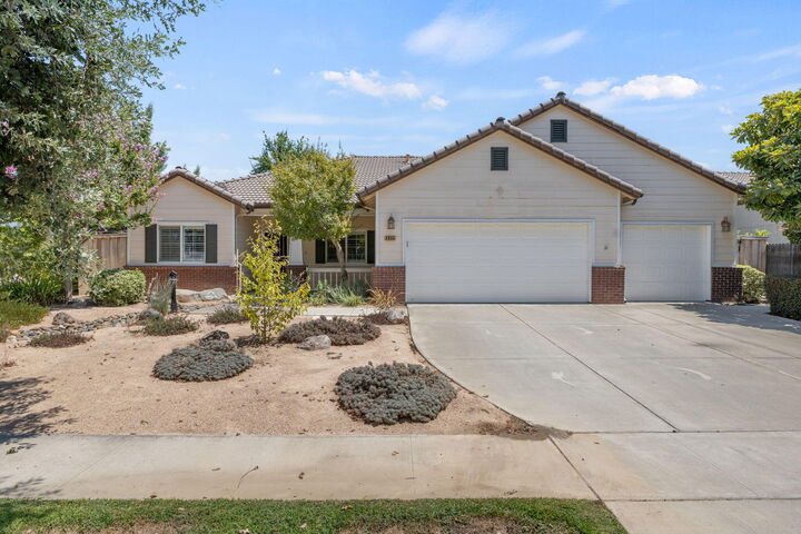 Property Photo: 3634 N Jackie Street CA 93291