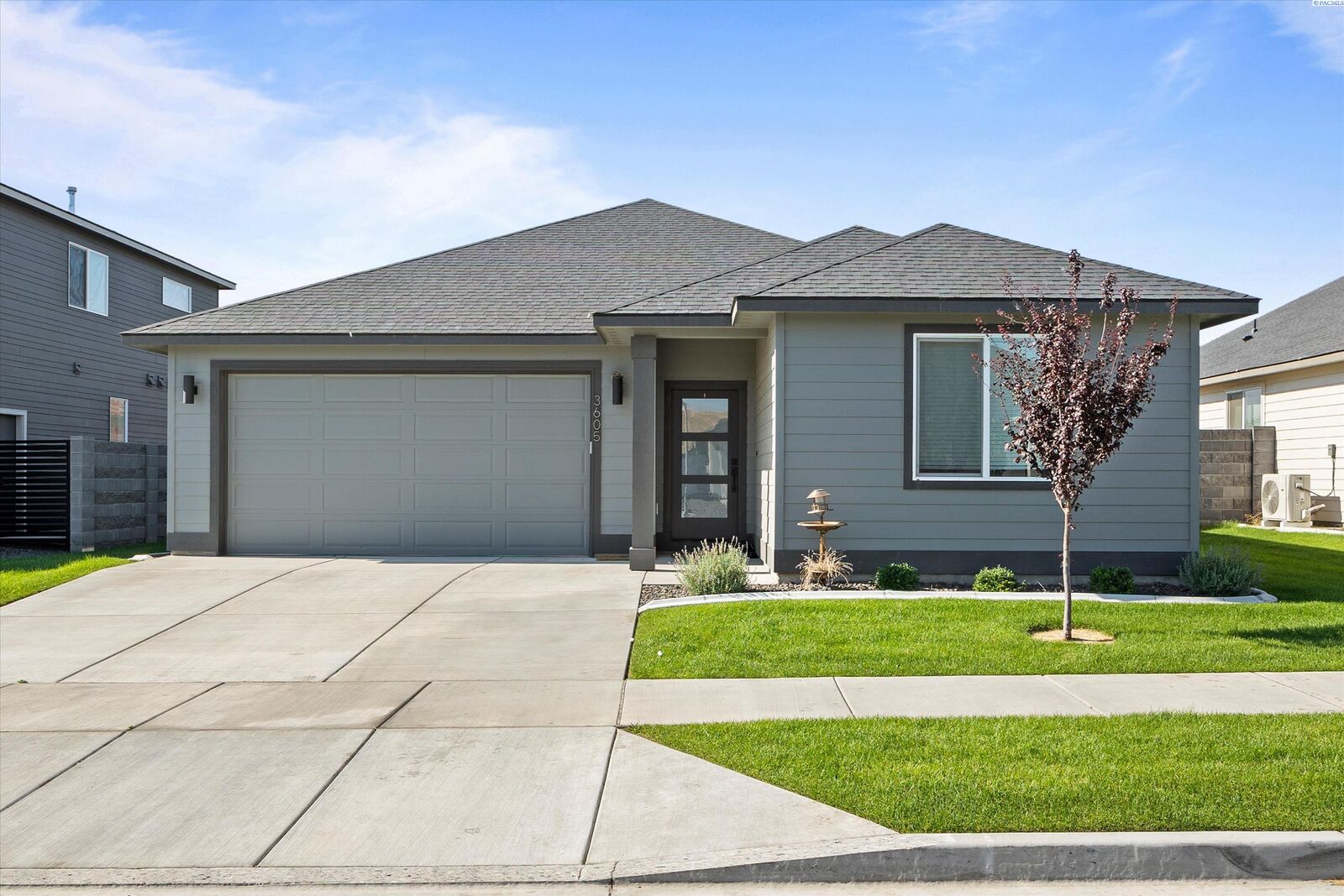Property Photo: 3605 Morningside Parkway WA 99352