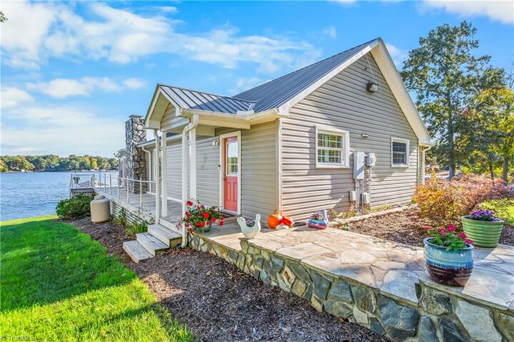 Property Photo:  129 Friendly Way  NC 27292 